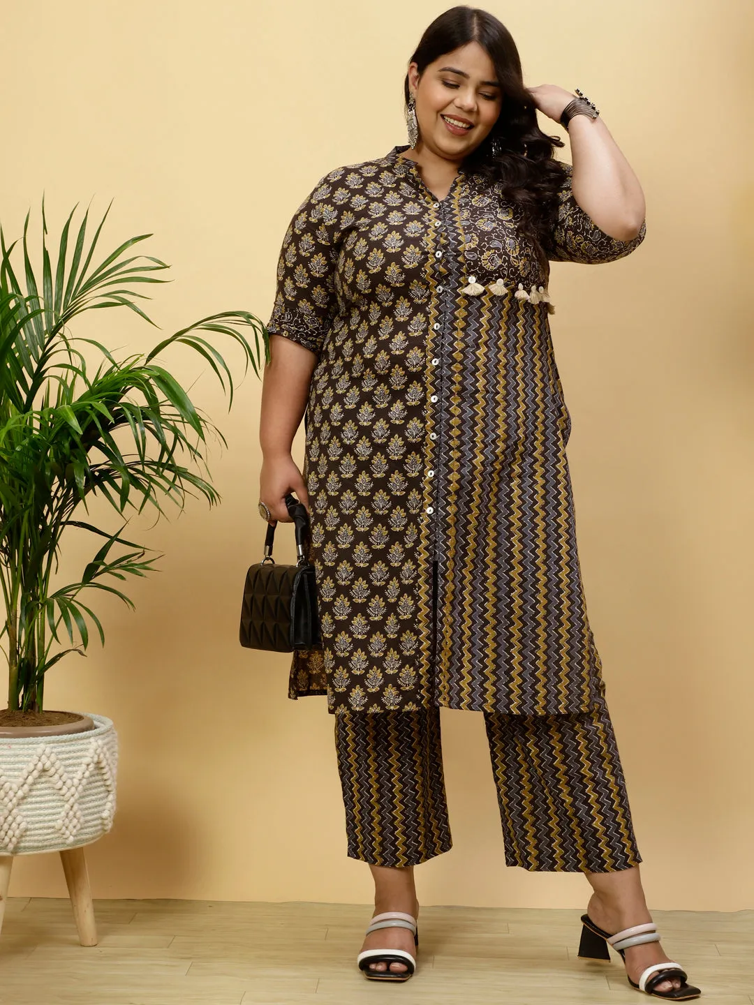 Plus Size Charcoal Grey Ethnic Printed Straight Kurta With Pants