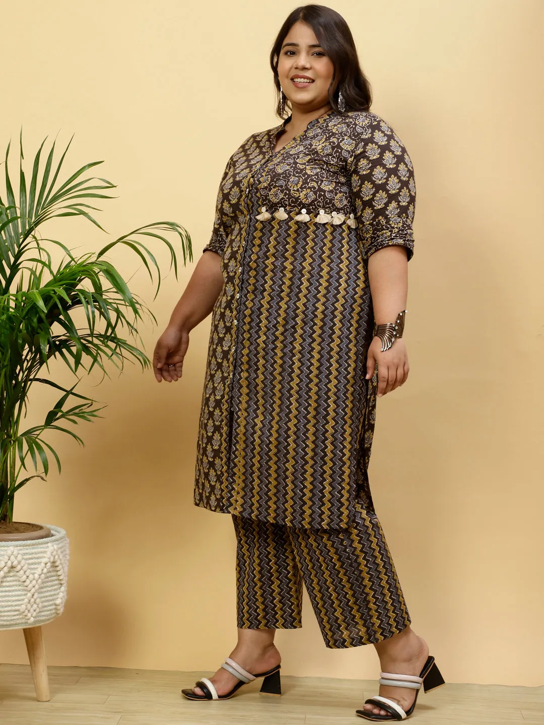 Plus Size Charcoal Grey Ethnic Printed Straight Kurta With Pants