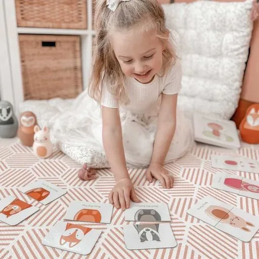 Rosa & Bo Tops & Tails Matching Game