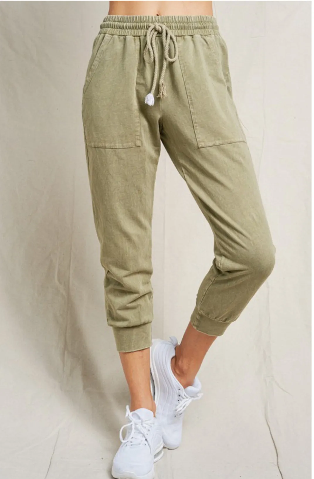 Sarah Crop Cargo Joggers: Olive