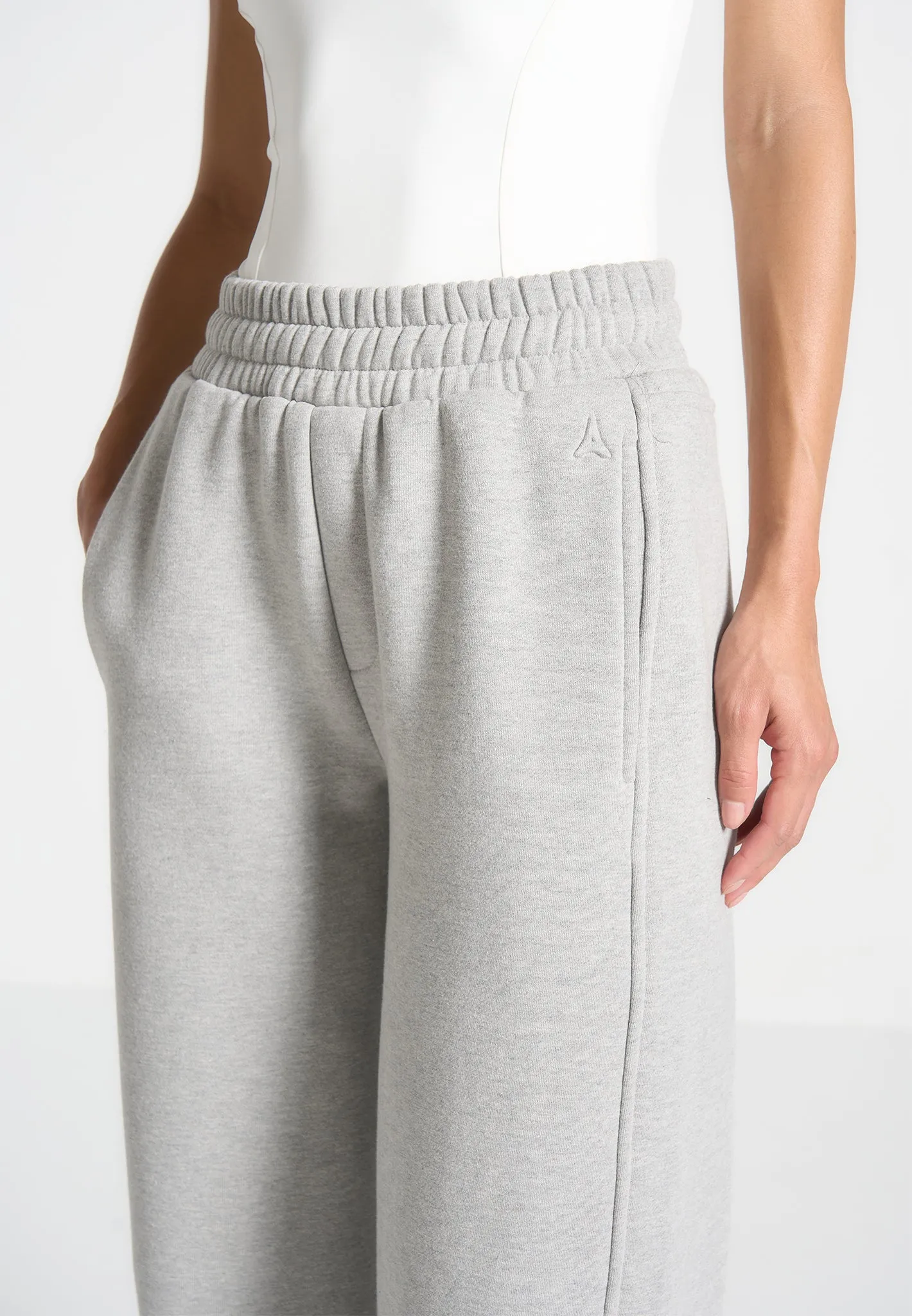 Éternelle Relaxed Joggers - Grey